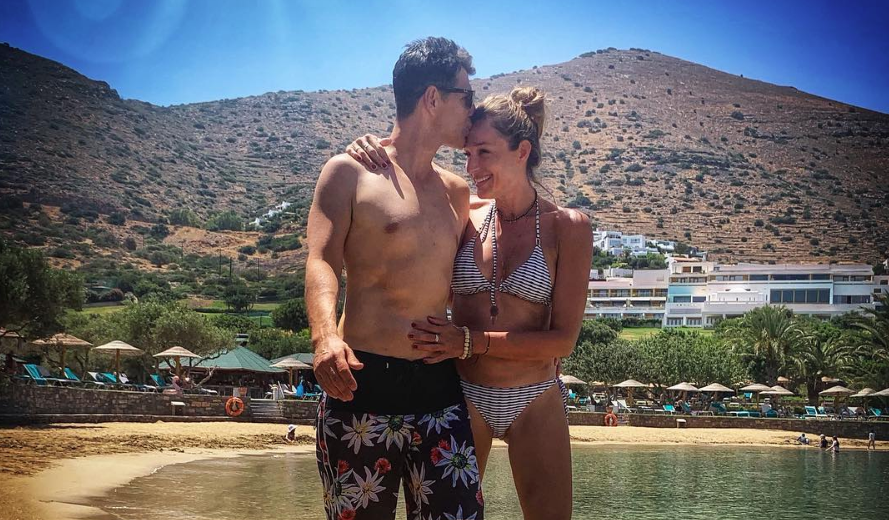 Ρουβάς-Ζυγούλη: Οι οικογενειακές διακοπές στην Σχοινούσα