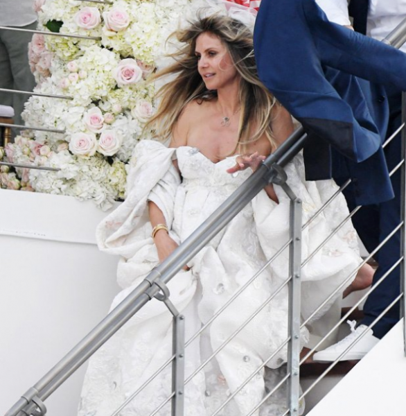 Χάιντι Κλουμ: Γιόρτασε τόπλες το γάμο της στην θαλαμηγό του Ωνάση