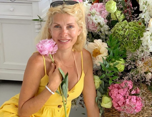 Ελένη Μενεγάκη: Διακοπές με σκάφος στη Ρόδο