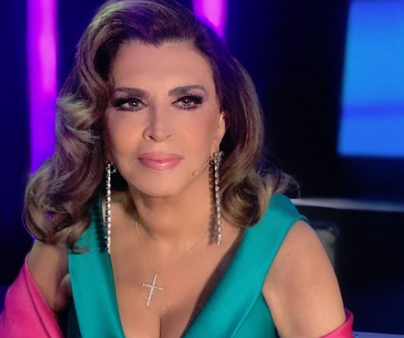 Το εξοχικό σπίτι της Μιμής Ντενίση είναι επίγειος παράδεισος