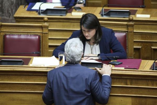 Νομοτεχνική βελτίωση στη διάταξη για το άσυλο κατέθεσε η Νίκη Κεραμέως