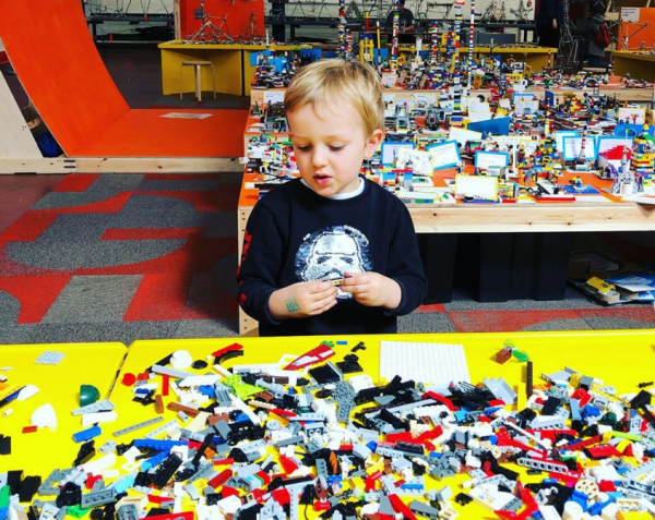 Ένα διαφορετικό δημιουργικό εργαστήριο για παιδιά