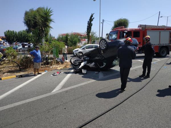 Ανθρώπινη αλυσίδα στον κόμβο Αγίας Πελαγίας στις 17 Νοεμβρίου από την ομάδα SOS ΒΟΑΚ