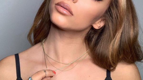 Διάσημη τραγουδίστρια μιλά για τη μάχη της με την ανορεξία