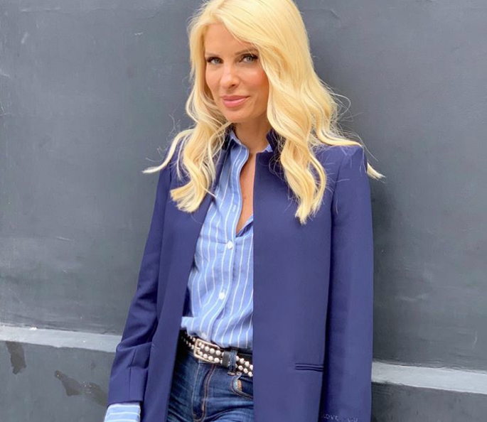 Ελένη Μενεγάκη: Φθινοπωρινή βόλτα με την κόρη της Μαρίνα