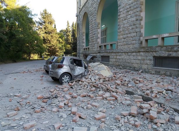 Σεισμός στην Αλβανία: Τραυματίες και κτίρια κομμένα στη μέση - Ο ισχυρότερος των τελευταίων 20 ετών