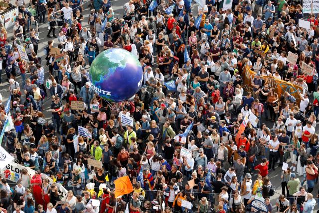 Κλιματική αλλαγή : Πάνω από 1 εκατομμύριο διαδηλωτές στην Ιταλία