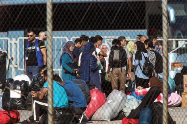 Ασταμάτητες οι ροές προσφύγων και μεταναστών στα νησιά του Αιγαίου