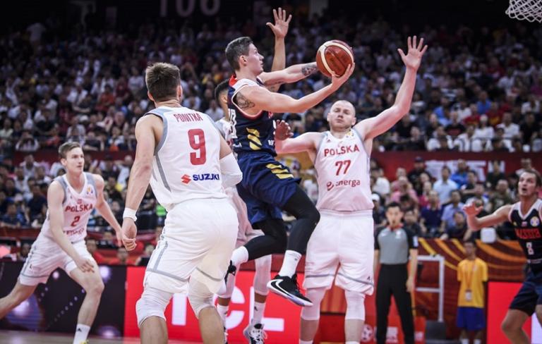 Μουντομπάσκετ: «Αγκαλιά» με την πρόκριση στους «8» η Πολωνία