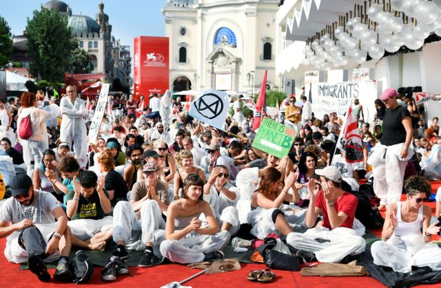 «Κατάληψη» στο Φεστιβάλ Βενετίας από ακτιβιστές για το Κλίμα