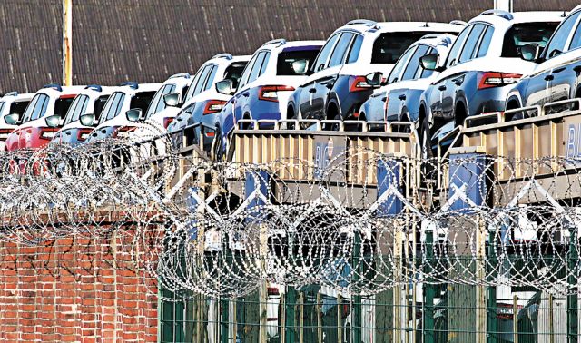 Brexit: Η κυβέρνηση Τζόνσον απέκρυψε τις συνέπειες άτακτου Brexit για λιμάνια