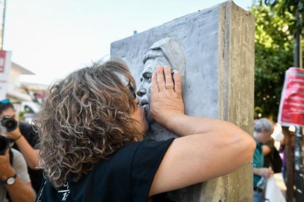 Μέχρι να σβήσει ο φασισμός - Ηχηρό μήνυμα χιλιάδων διαδηλωτών στην πορεία για τον Φύσσα