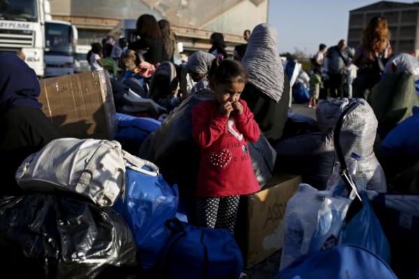 Guardian: Εθελοντές προειδοποιούν για καταστροφή στα hotspot των νησιών της Ελλάδας
