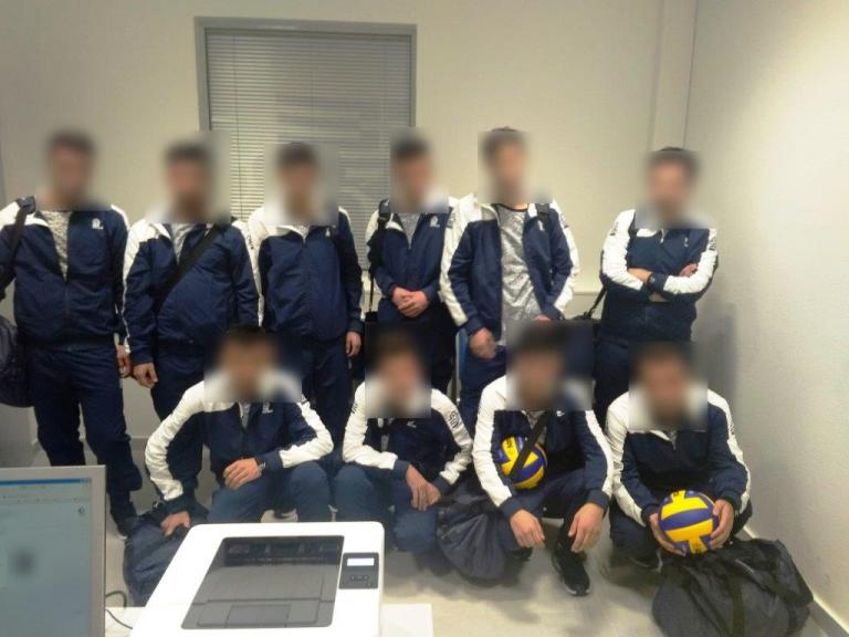 Προσποιήθηκαν την ομάδα βόλεϊ και επιχείρησαν να διαφύγουν από το «Ελ. Βενιζέλος»