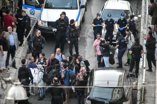 Νέα επιχείρηση της ΕΛ.ΑΣ. για εκκένωση υπό κατάληψη κτιρίου [Εικόνες]