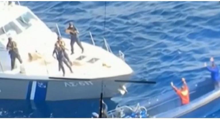 Καρέ – καρέ η καταδίωξη των εμπόρων ναρκωτικών από το Λιμενικό