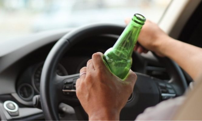 Εκπαιδευτές οδήγησης: Δεν υπάρχει ακίνδυνη ποσότητα αλκοόλ για την οδήγηση