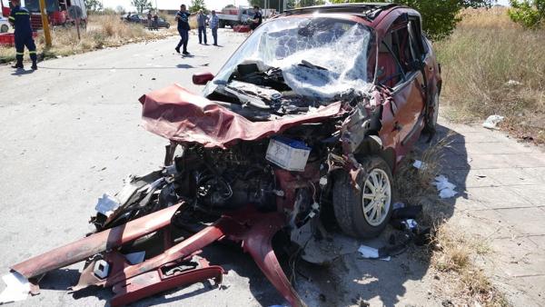 Σοβαρό τροχαίο έξω από τη Λάρισα: Δύο παιδιά ανάμεσα στους τραυματίες