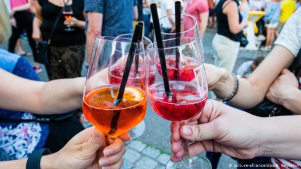 Πλαστικά : Αλλάζουμε συνήθειες για τα καλαμάκια μιας χρήσης