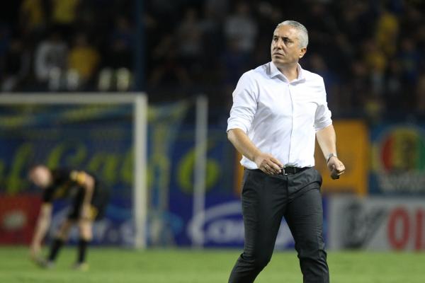 Κωστένογλου: «Βελτιώσαμε την εικόνα μας στο δεύτερο ημίχρονο»