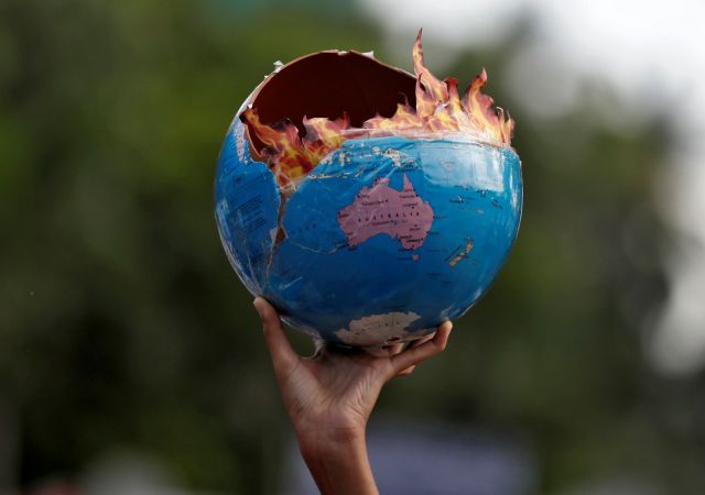 Κλιματική αλλαγή : «Σώστε τον πλανήτη, δεν έχουμε άλλο σπίτι» διαδηλώνουν εκατομμύρια νέοι