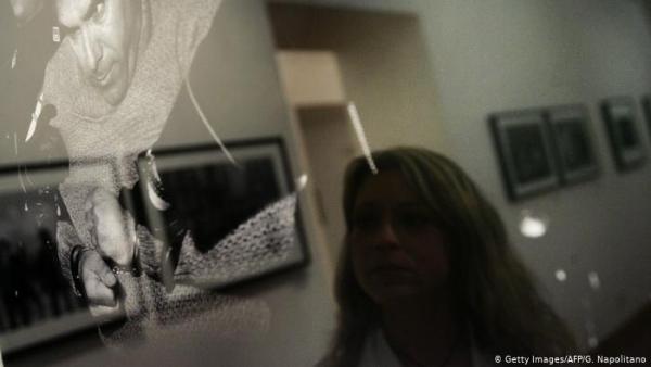 Μια φωτογράφος απέναντι στην Κόζα Νόστρα