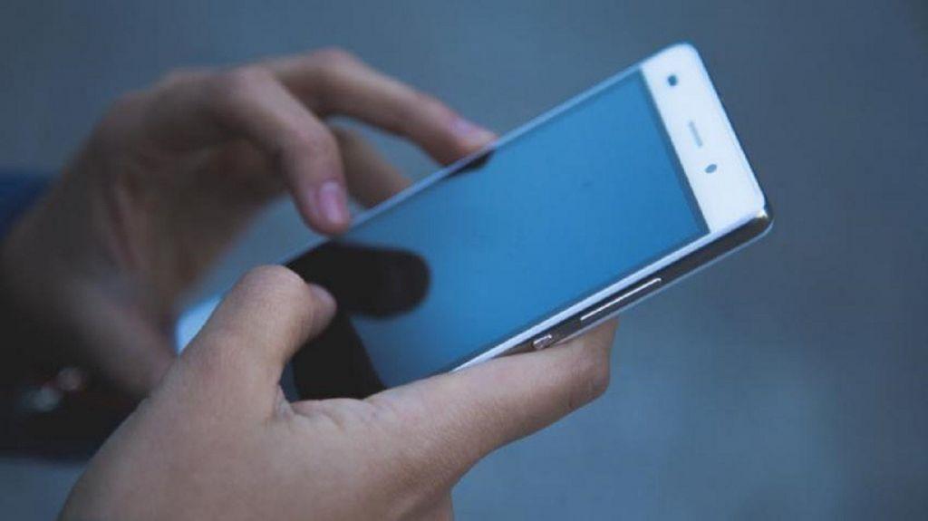 SOS: Οι 24 εφαρμογές που πρέπει να απεγκαταστήσετε άμεσα από το κινητό σας