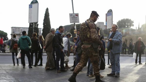 Επίθεση με ψαλίδι σε στρατιώτη στο Μιλάνο – Αναφορές ότι ο δράστης φώναζε «Αλλάχ Ακμπάρ»