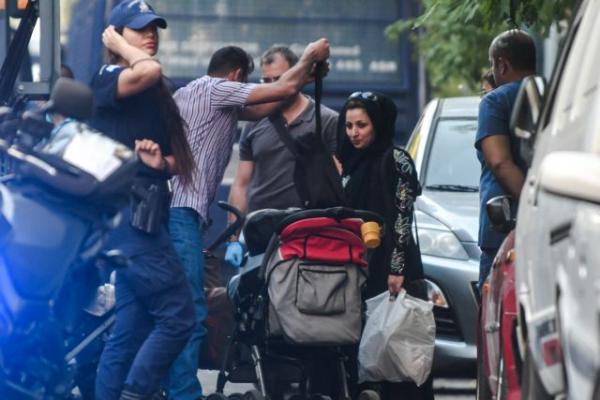 Επιχείρηση «σκούπα» σε υπό κατάληψη κτίρια με οικογένειες προσφύγων [Εικόνες]