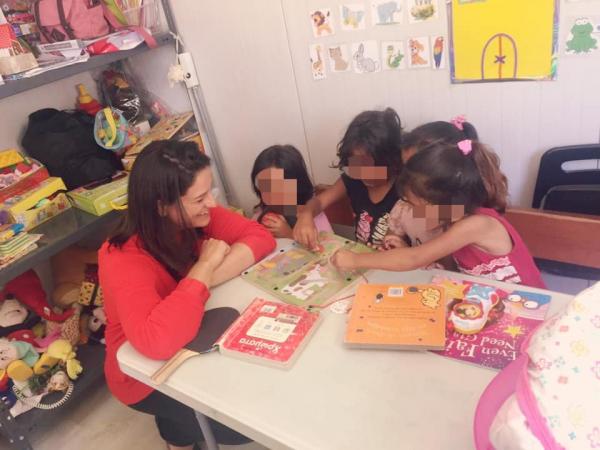 Τις δομές προσφύγων στη Λέρο επισκέφτηκε η Νίκη Κεραμέως