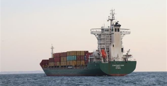 Ακυβέρνητο φορτηγό πλοίο νότια της Σύρου λόγω μηχανικής βλάβης