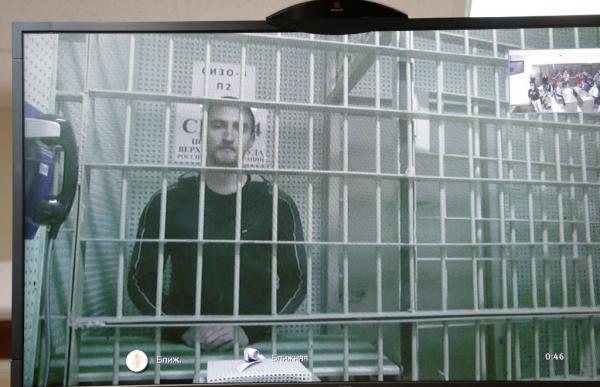 Ελεύθερος ο ηθοποιός Πάβελ Ουστίνοφ που είχε καταδικαστεί για επίθεση σε αστυνομικό