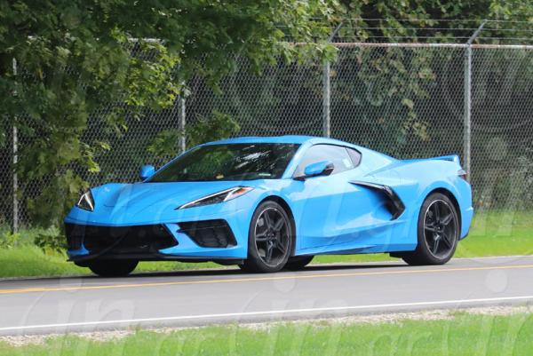 Chevrolet C8 Corvette 2020:  Το… θερμό γαλάζιο