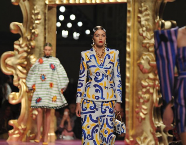 Πίνακες του Πικάσο ζωντάνεψαν στην πασαρέλα Moschino