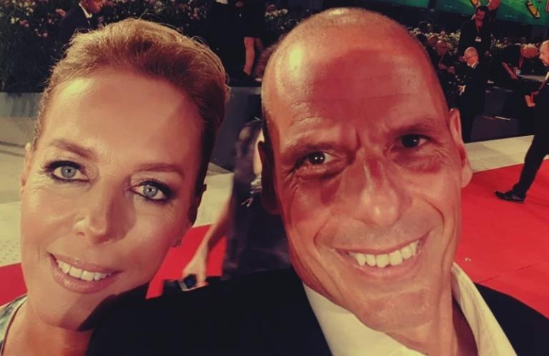 Το Twitter γλεντάει τον Βαρουφάκη: Ένας κανείς στo… κόκκινο χαλί