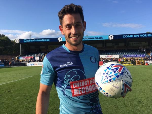 Αμυντικός της League One πετυχαίνει το χατ-τρικ της χρονιάς (vid)