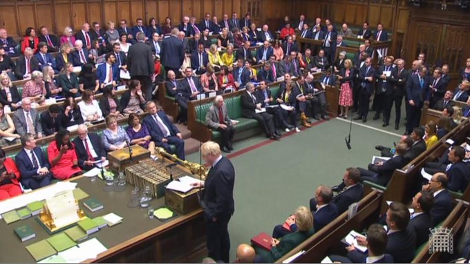 Θρίλερ στη Βρετανία: Έχασε την πλειοψηφία στη Βουλή ο Τζόνσον