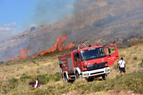 Φωτιά στη Ζάκυνθο -Καίει δασική έκταση