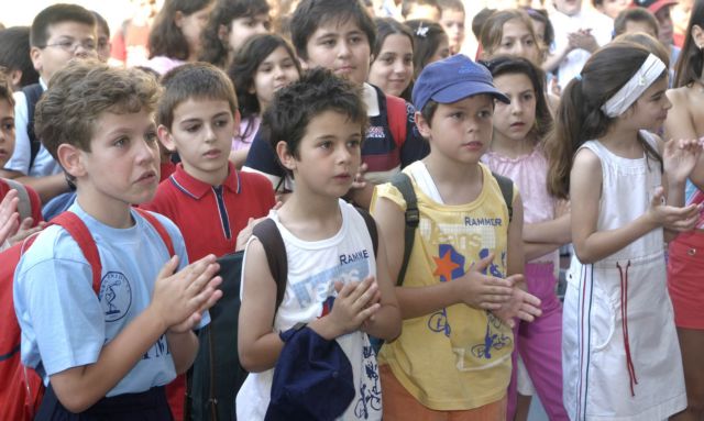 Πάτρα: «Κόβει» ο Πελετίδης την υποχρεωτική προσευχή στους δημοτικούς παιδικούς σταθμούς