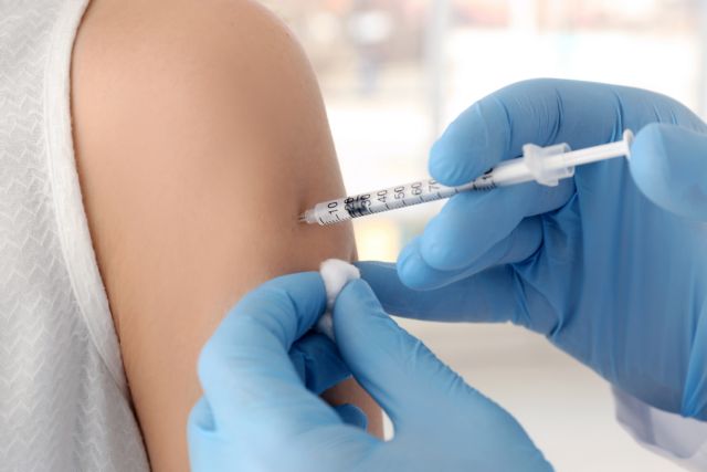 Εποχική γρίπη: Έκκληση για εμβολιασμό των ευπαθών ομάδων από τον Εθνικό Οργανισμό Δημόσιας Υγείας