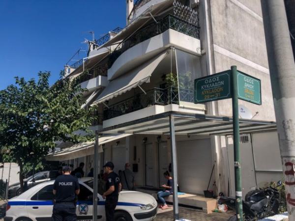 Ασύλληπτη τραγωδία στα Γλυκά Νερά: Το ροτβάιλερ δάγκωσε το βρέφος μέσα στην κούνια