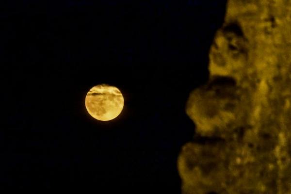 Το Σάββατο η μικρότερη πανσέληνος του 2019