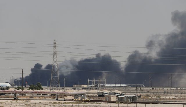 Σαουδική Αραβία: Οι Χούτι ανέλαβαν την ευθύνη για την επίθεση σε πετρελαϊκές εγκαταστάσεις