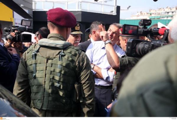 Μητσοτάκης στα περίπτερα της ΔΕΘ: Η στρατιωτική επίδειξη και το Paradise City