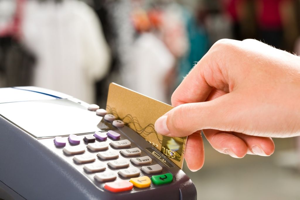 Πληρωμές με κάρτες: Οι νέες απαιτήσεις ασφαλείας που ισχύουν από Δευτέρα