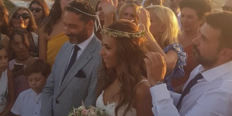 Μαρία Βούσουλα: Λαμπερός γάμος στην Αντίπαρο
