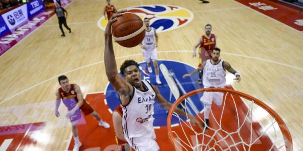 Το ταξίδι της Εθνικής: Τα καρφώματα του Γιάννη & τα τρίποντα του Σλούκα που άξιζαν την πρόκριση