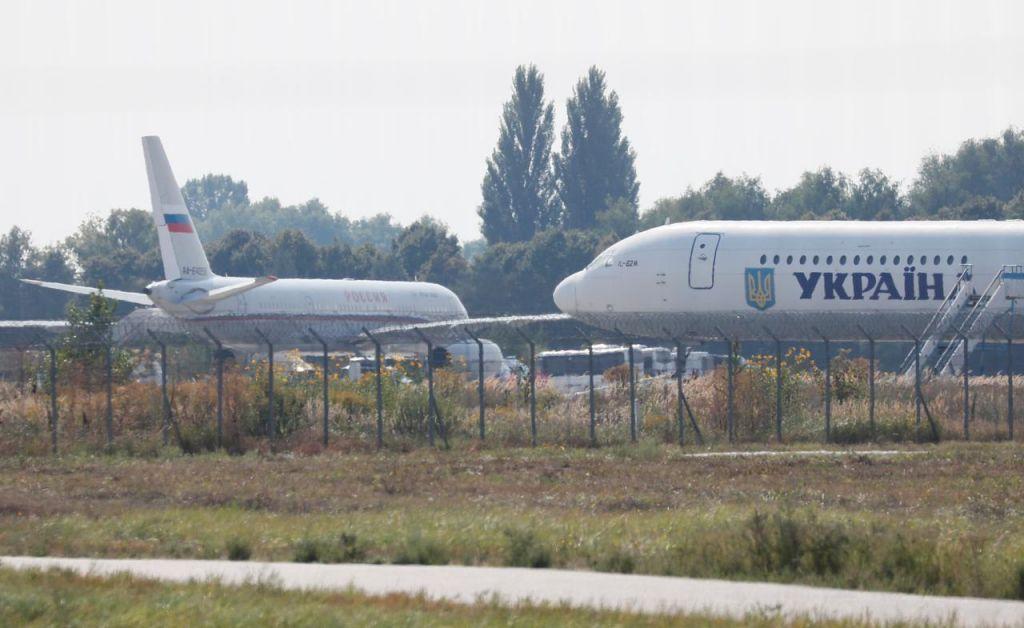 Απογειώθηκαν για Μόσχα και Κίεβο τα αεροπλάνα που μεταφέρουν ρώσους και ουκρανούς κρατουμένους