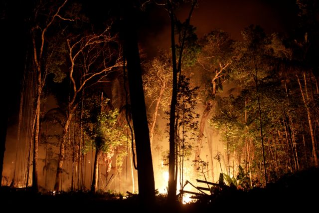 Ο Αμαζόνιος συνεχίζει να φλέγεται - 2.000 νέες πυρκαγιές