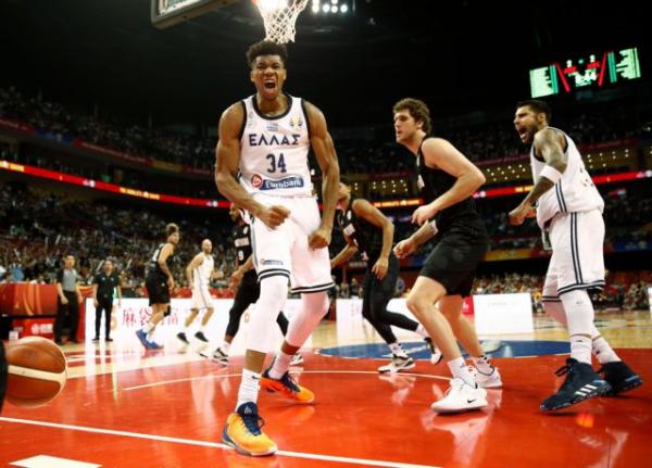 Οδοστρωτήρας ο Γιάννης στο ξεκίνημα με τους Νεοζηλανδούς